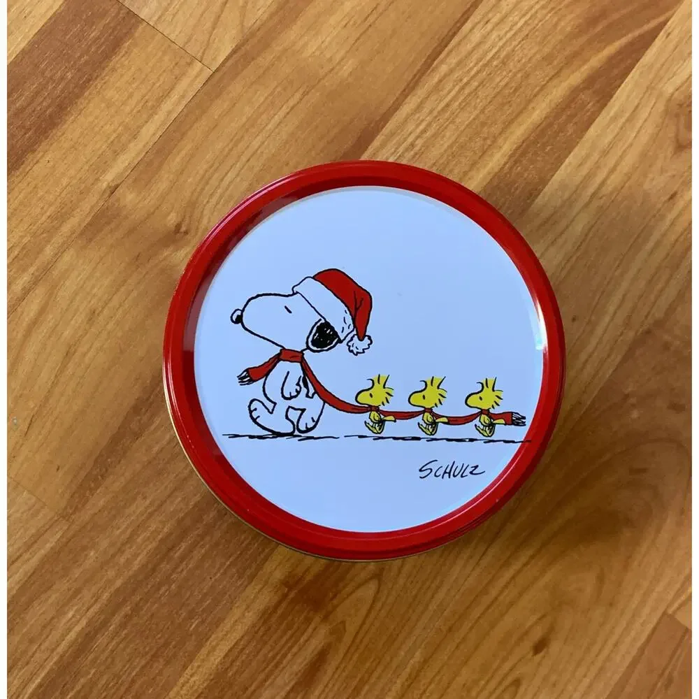 Collectable Snoopy empty cookies tin‎